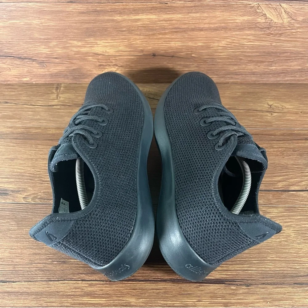 allbirds ships within